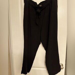 Women’s Black Loft Wide Leg Cropped Pants